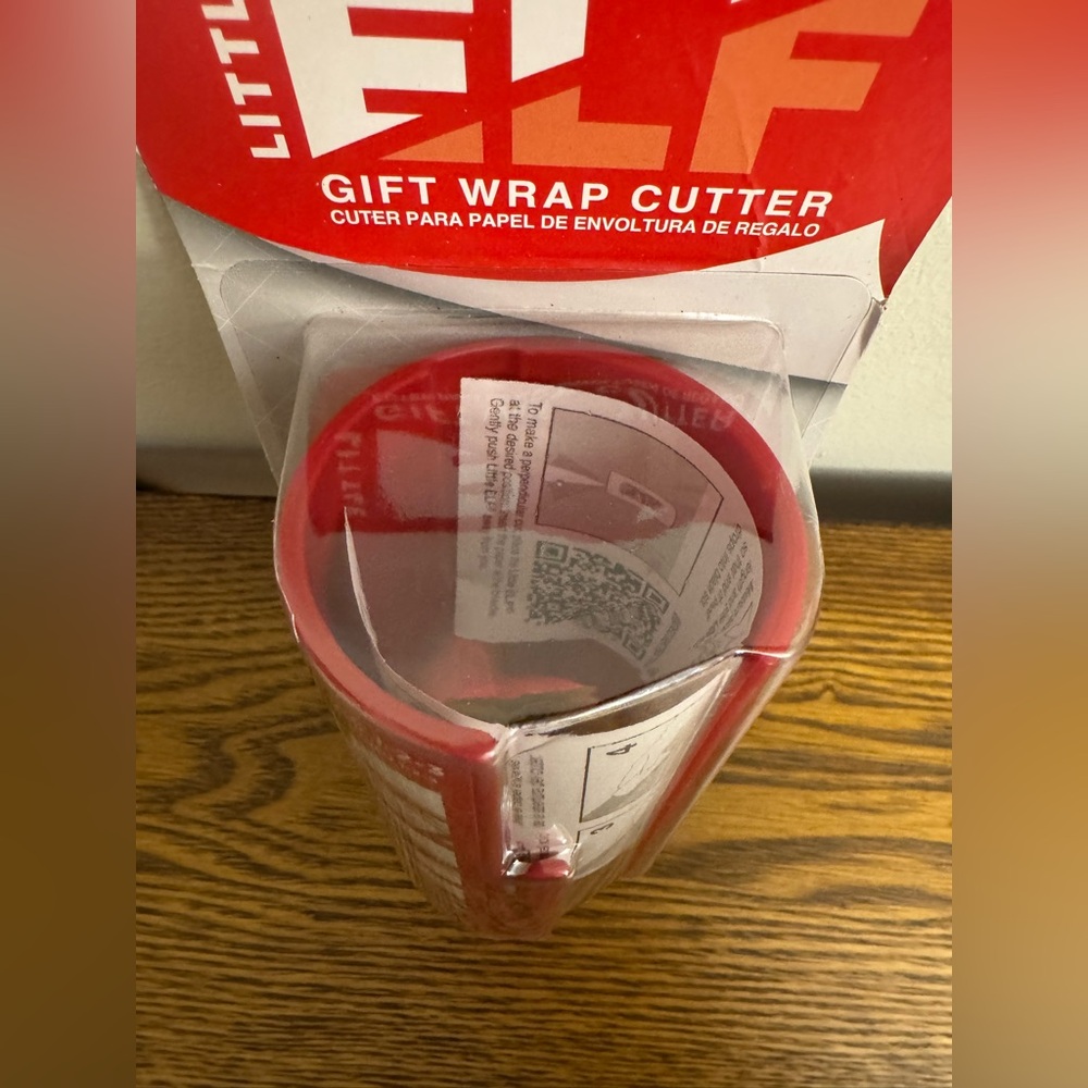 Red Gift Wrap Cutter - Picture 3 of 7